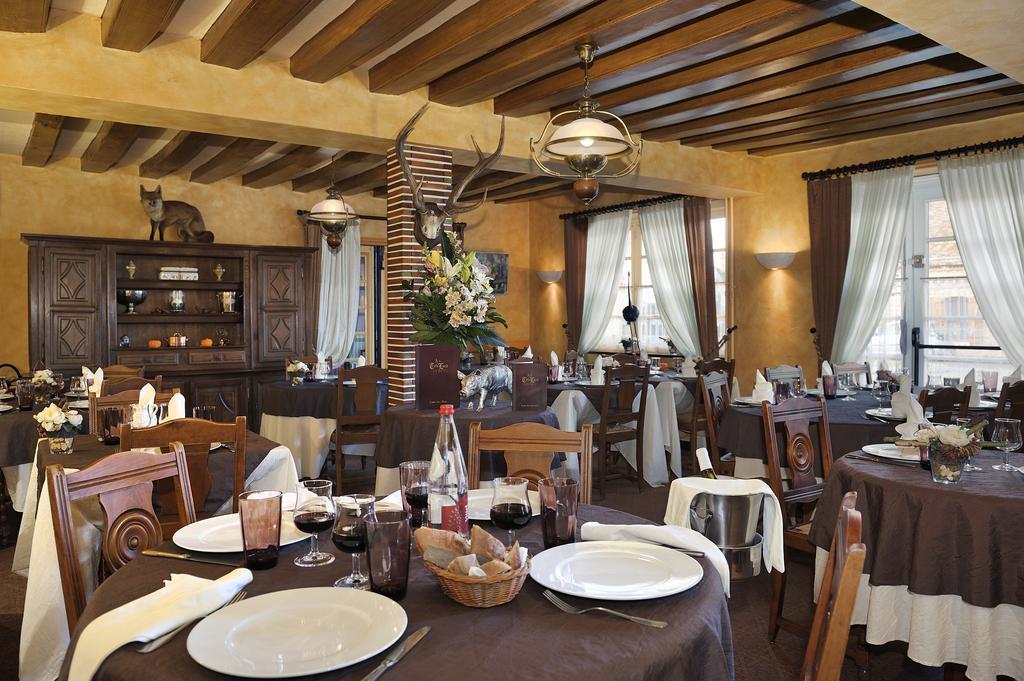 Logis Auberge A La Tete De Lard La Ferte-Imbault Exterior photo
